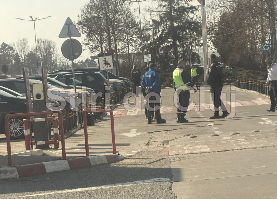 Alerte recenta la Aeroportul Cluj O valiza a starnit alarma autoritatilor Zona a fost securizata Imagini de la locul evenimentului