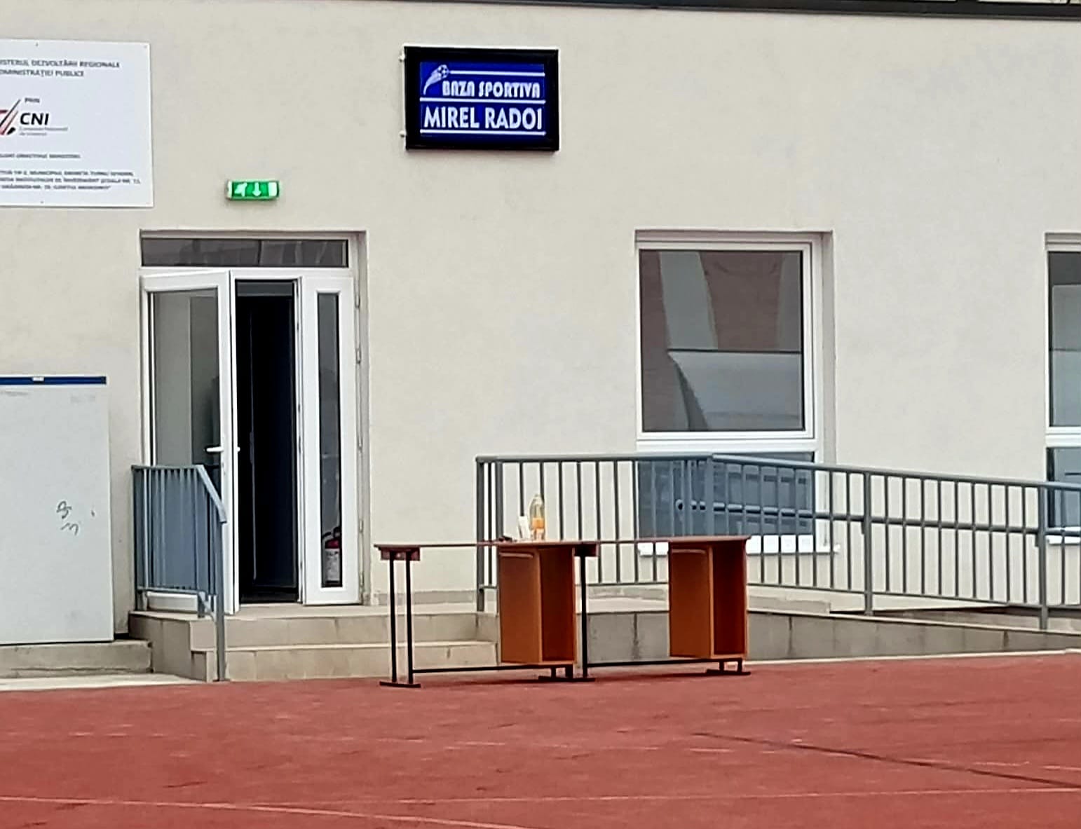 Antrenorul actual al FCSB are un teren ce ii poarta numele in orasul natal Baza Sportiva Mirel Radoi a fost inaugurata pe malul Dunarii