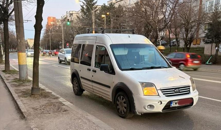 Banda de troleibuze de pe Bdul Nicolae Titulescu din Cluj Napoca blocata de un timisorean Martorii dupa 3 ore inca era prezent
