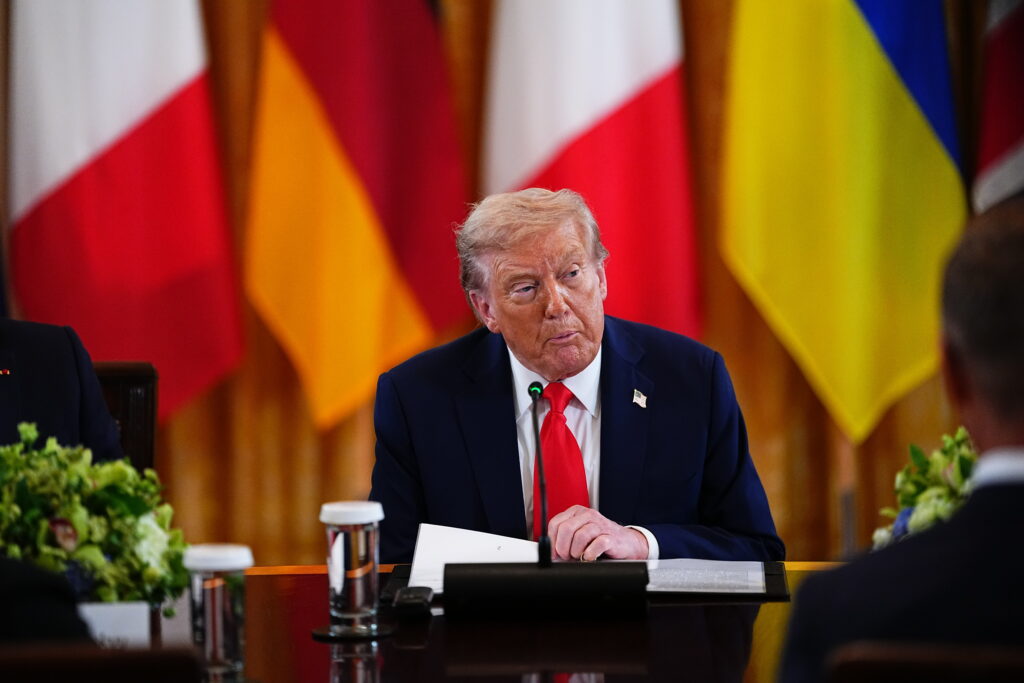 Casa Alba declara ca daca negocierile cu Iranul nu vor avea succes Trump va activa mai decisiv