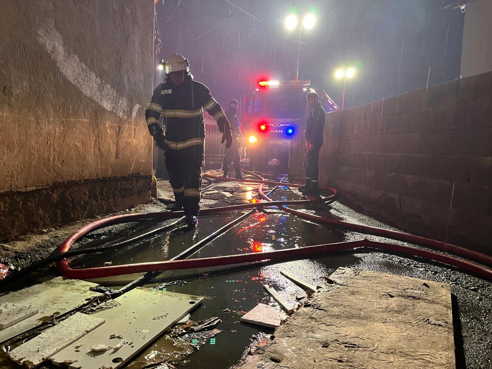 Ce a cauzat incendiul de la Turda Politia a deschis un dosar penal si investigheaza cauza dezastrului 21 de locuinte afectate