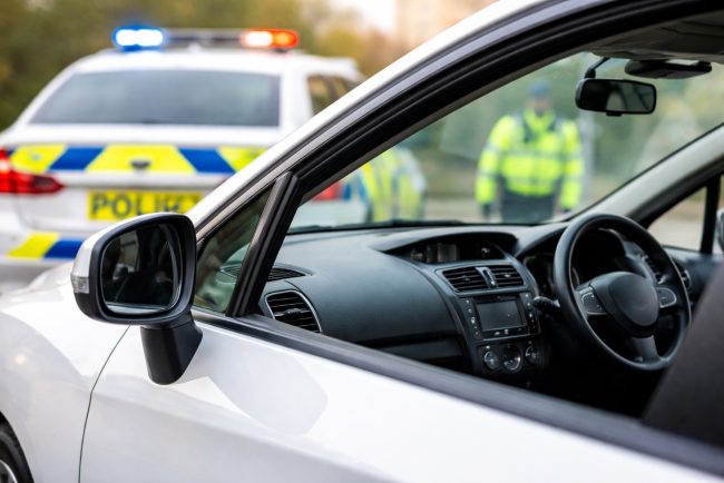 Control al Politiei la vehiculele cu volan pe dreapta sute de amenzi aplicate dupa verificarea a 865 de autoturisme
