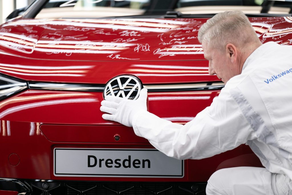 Gigantii europeni isi schimba orientarea Volkswagen renunta la automobile si se concentreaza pe productia de componente pentru scutul antiracheta avand intentia de a le vinde pe intregul continent