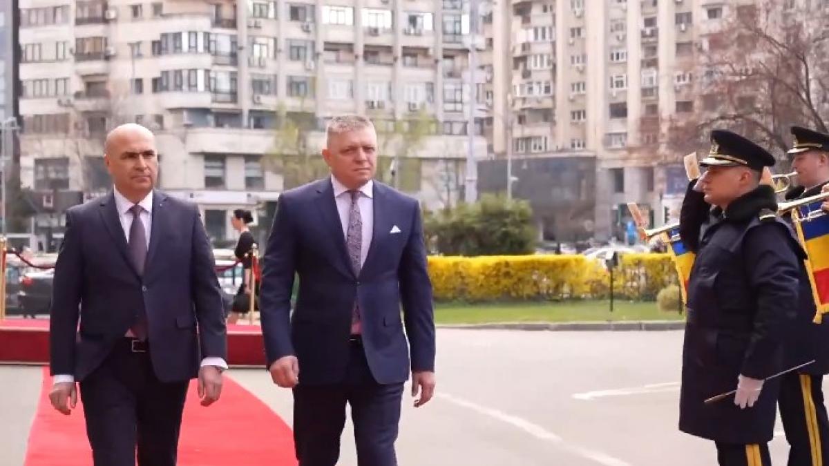 Ilie Bolojan l a intampinat pe Robert Fico la Palatul Victoria Premierul slovac s a intalnit si cu
