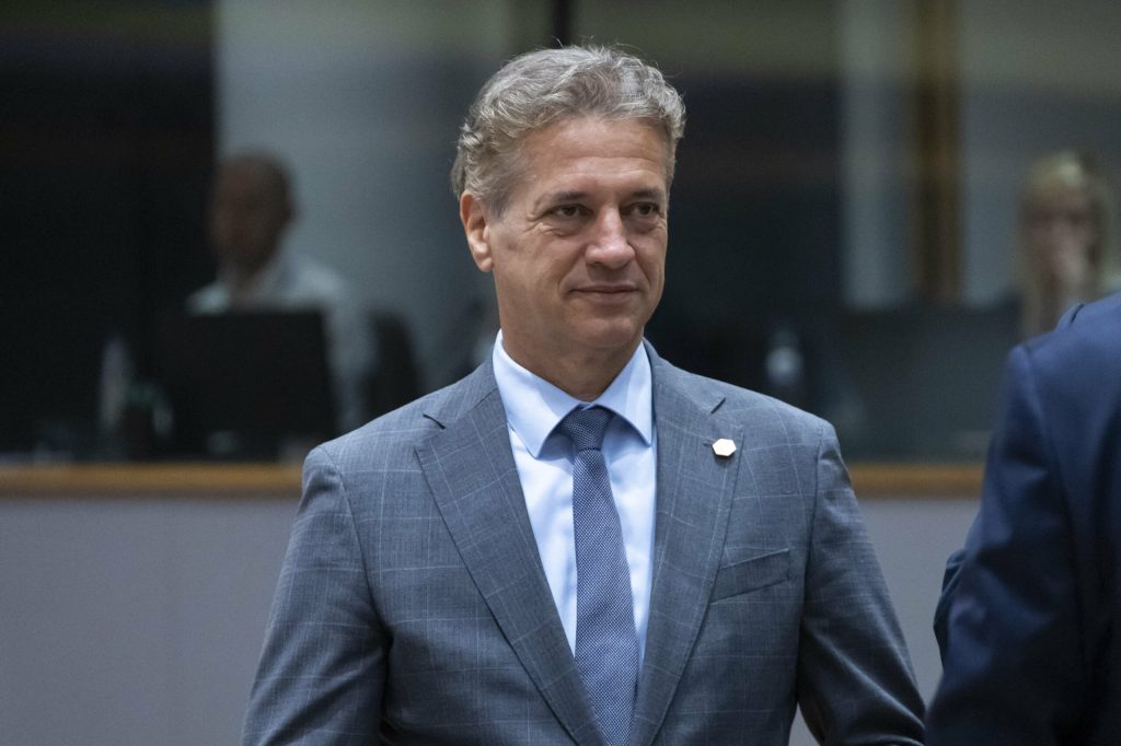 In mijlocul unui scandal de coruptie Slovenia isi alege noul premier