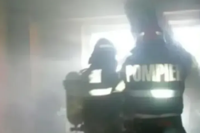 Incendiu de proportii intr o gospodarie din Cluj Pompierii au intervenit rapid pentru a gestiona situatia