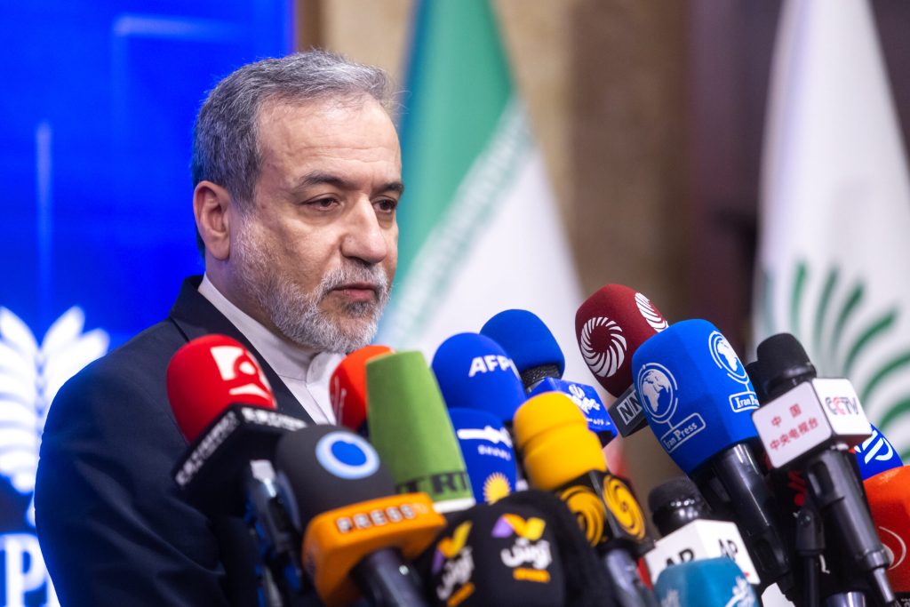 Iranul contesta afirmatiile lui Trump privind discutiile cu SUA Nu exista dialog intre Teheran si Washington