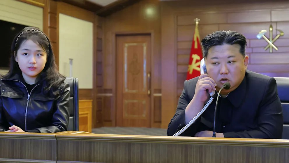 Kim Jong Un testeaza lansari de rachete balistiche alaturi de fiica sa posibila mosteniitoare