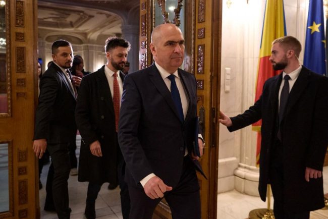Liberalii au prorogat inta lnirea de la Sibiu in care urma sa se decida daca PNL paraseste guvernul