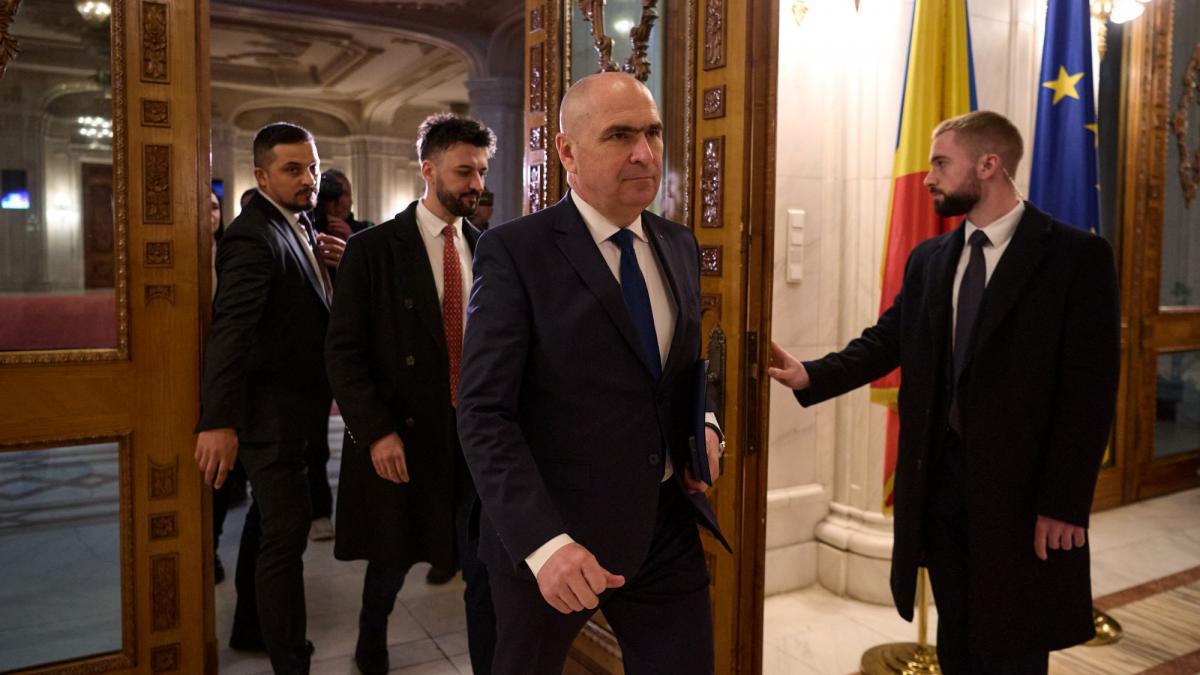 Liberalii au prorogat inta lnirea de la Sibiu in care urma sa se decida daca PNL paraseste guvernul