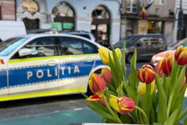 Mesajul pompierilor si politistilor din Cluj pentru femei de 8 Martie Va dorim sanatate impliniri si momente frumoase