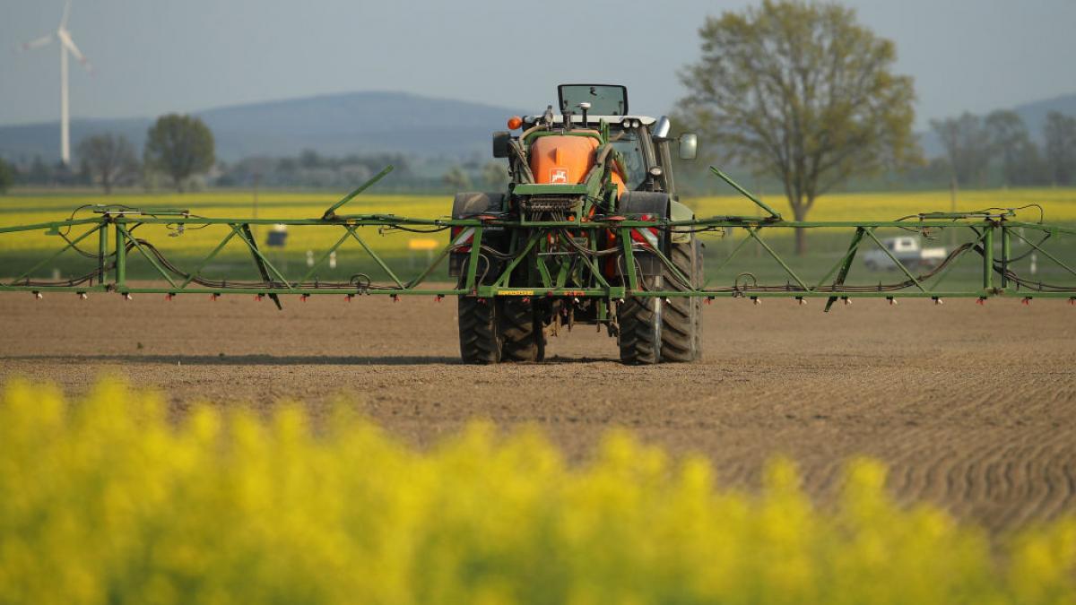 Ministrul Agriculturii propune ca fermierii sa achizitioneze motorina fara accize si fara TVA impactul