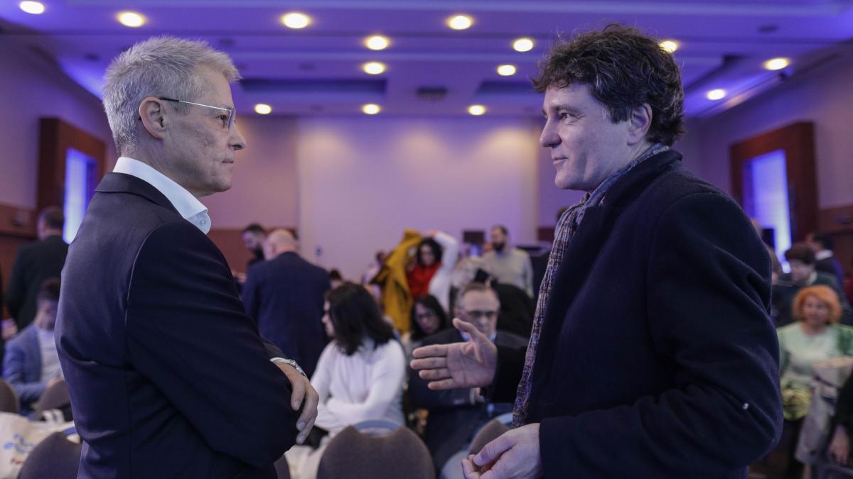 Nicusor Dan il propune pe Dacian Ciolos pentru functia de secretar general al Organizatiei