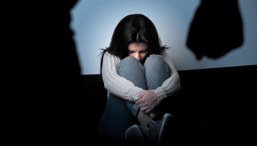 O soarta cumplita O fetita de doar 9 ani din Cluj abuzata de familia sa Un vecin a auzit totul si a sesizat autoritile