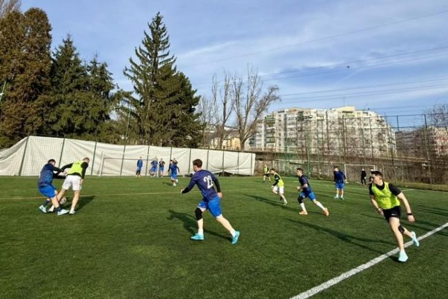 Politistii din Cluj se implica activ pe terenul de fotbal 20 de echipe au luat parte la turneul organizat cu ocazia Zilei Politiei finala avand loc pe 20 martie
