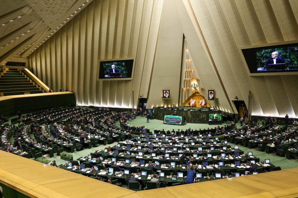 Presa iraniana sarbatoreste un consens extins pentru alegerea noului lider suprem dupa decesul lui Ali Khamenei