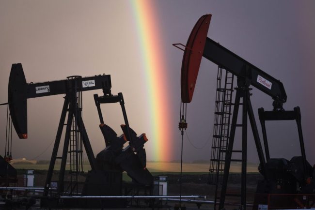 Pretul petrolului depaseste 90 de dolari pe baril pentru prima data in ultimii doi ani din cauza razboiului din Iran
