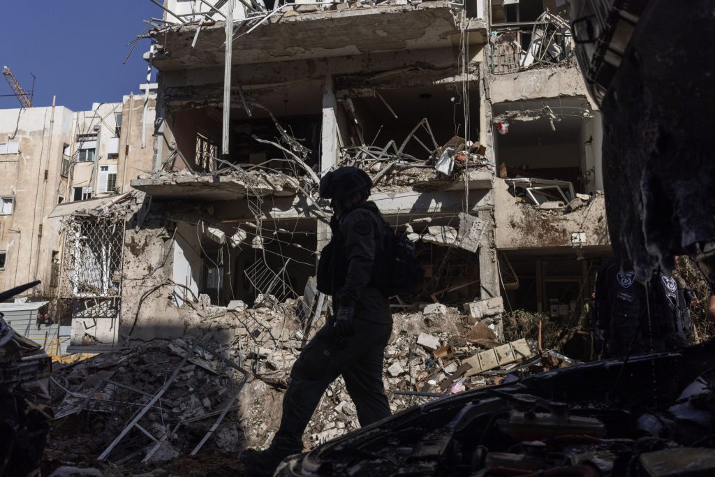 Razboiul din Orientul Mijlociu ziua 29 Trump Iranul se retrage Iranul afirma ca un proiectil a lovit in apropierea centralei nucleare de la Bushehr