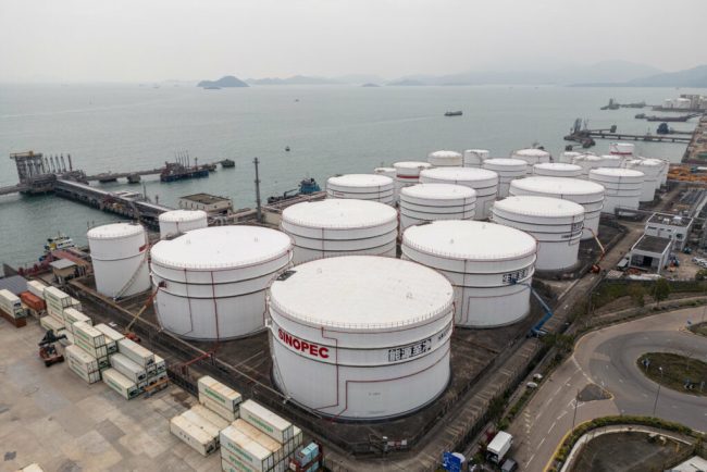 Razboiul lui Trump cu Iranul influenteaza economia mondiala Pretul petrolului se aproprie de 200 de dolari