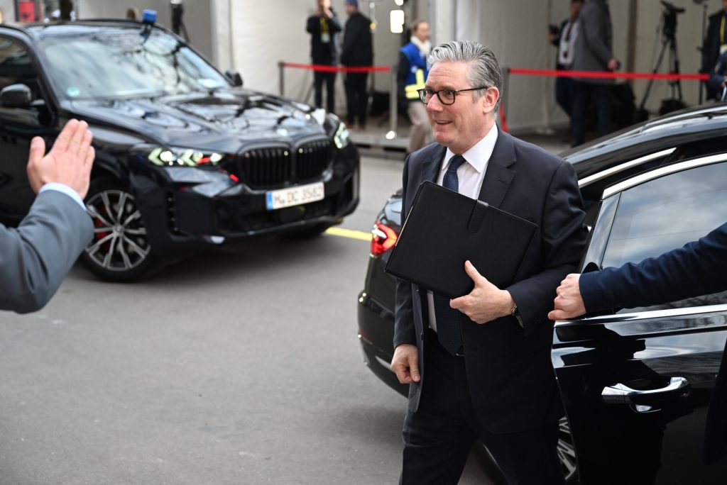 Starmer a refuzat dar apoi a revenit asupra deciziei Bazele britanice sunt disponibile pentru atacurile SUA impotriva Iranului