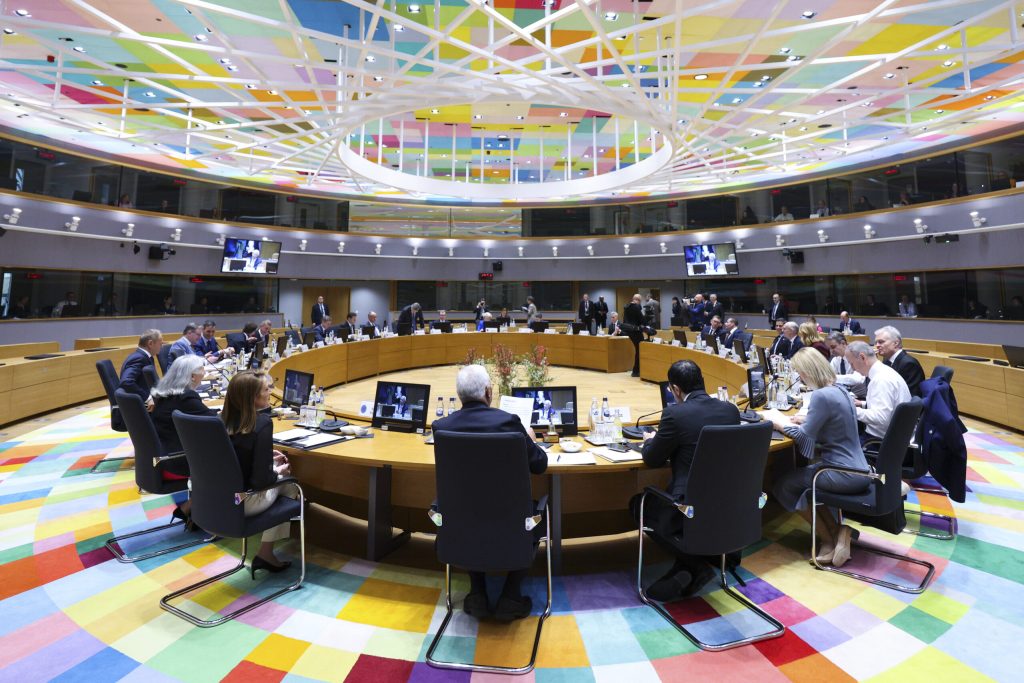 Summitul Consiliului European Ungaria si Slovacia au impiedicat decizia UE de a restitui un imprumut de 90 de miliarde de euro acordat Ucrainei