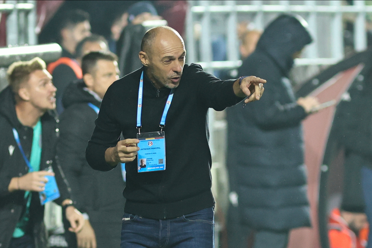Superliga Bogdan Andone de la FC Arges a fost ales antrenorul etapei in prima runda a play off ului si play out ului