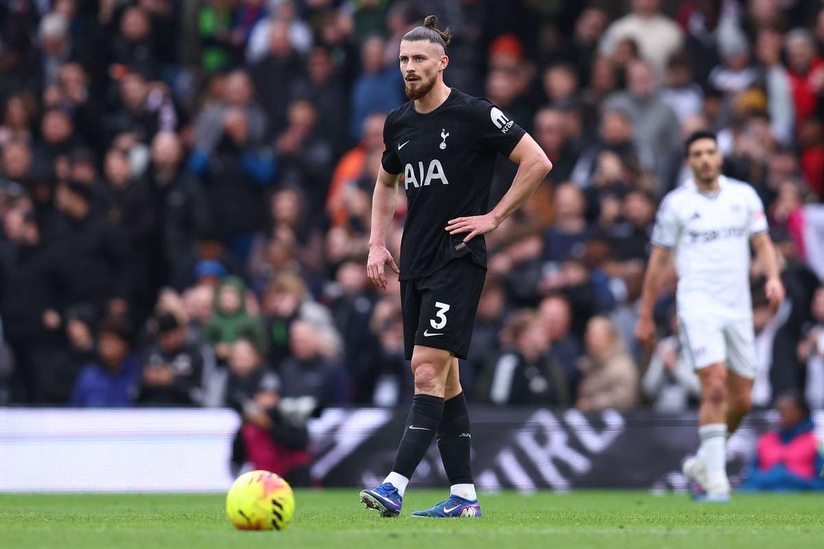 Tottenham Hotspur isi cauta salvarea in timp ce Arsenal se pregateste sa atace titlul