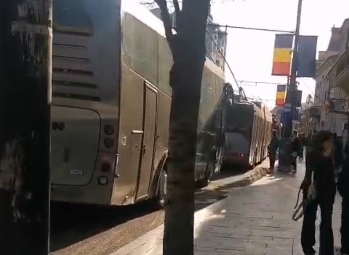 Traficul din Cluj Napoca paralizat dupa un accident grav pe Calea Motilor O tanara de 30 de ani a fost lovita in plin VIDEO