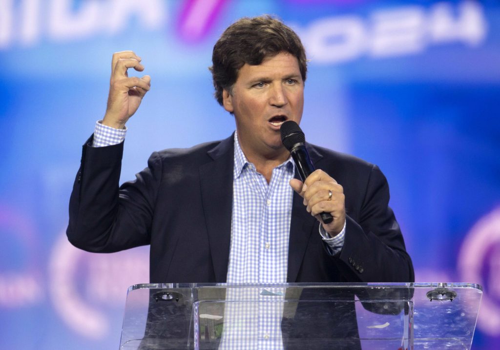 Trump il exclude pe Tucker Carlson din miscarea MAGA dupa criticile aduse razboiului din Iran A pierdut direcia