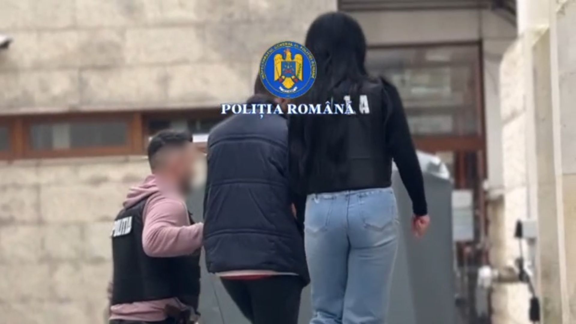 Un clujean si o adolescenta de 15 ani au furat dintr un magazin din Floresti Ultimul furt s a incheiat cu un ghinion