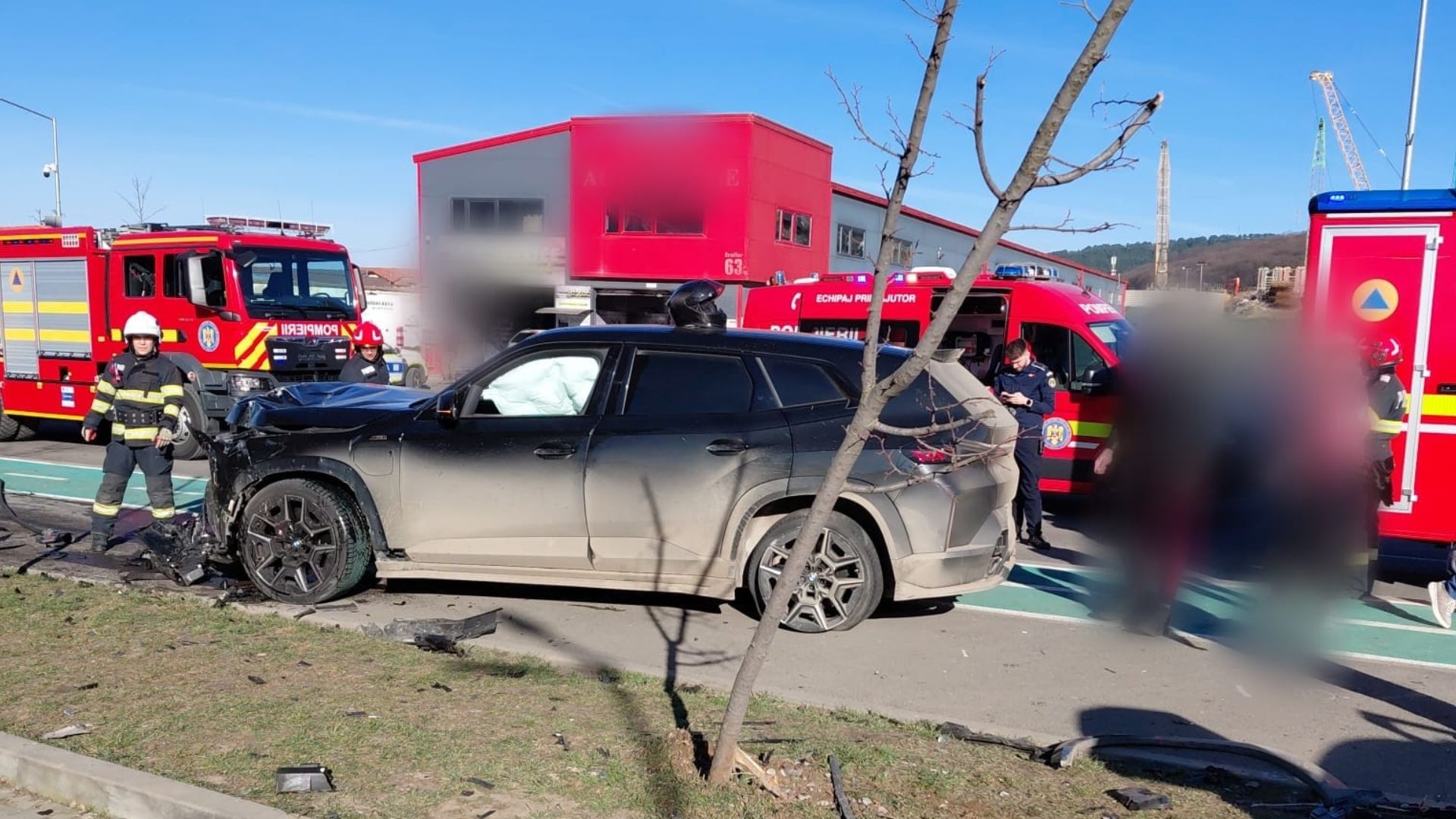 VIDEO Cum a avut loc accidentul grav din Floresti Cluj in care au fost implicate doua masini iar un barbat a ramas blocat intre fiarele vehiculului
