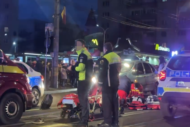 accident in manastur un barbat a fost lovit in aceasta seara in cluj napoca in timp ce traversa pe trecerea de pietoni la volan se afla un tanar de 31 de ani