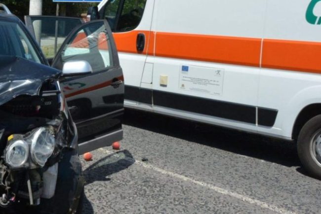 accident intre doua masini in cluj una a urcat pe trotuar si a provocat moartea unei femei