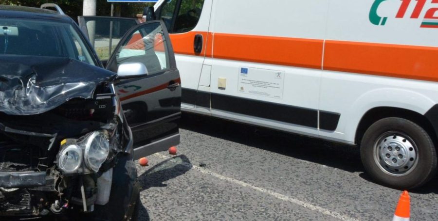accident intre doua masini in cluj una a urcat pe trotuar si a provocat moartea unei femei