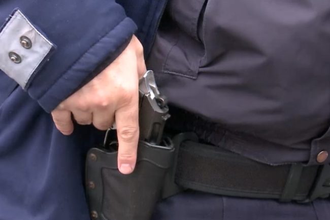 clujean impuscat din greseala de polististi dupa o altercatie cu cutite pe o terasa mai multe personae au fost ranite
