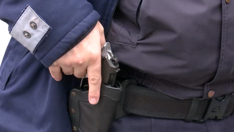 clujean impuscat din greseala de polististi dupa o altercatie cu cutite pe o terasa mai multe personae au fost ranite