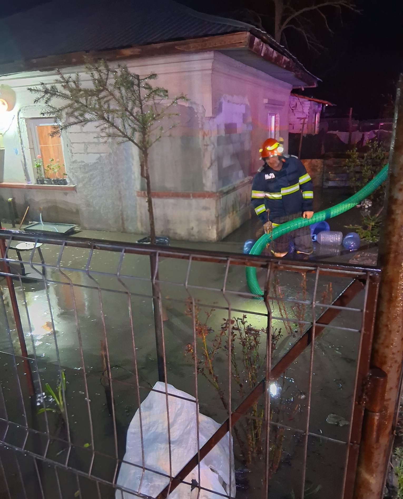 ploi torentiale in giurgiu multe curti au fost inundate