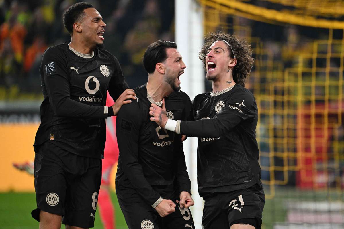 revenire spectaculoasa in ultimele 15 minute dortmund a rasturnat un deficit de doua goluri