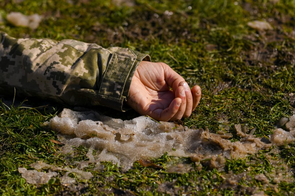treisprezece oameni au murit in ucraina din cauza atacurilor aeriene iar un copil a decedat in rusia