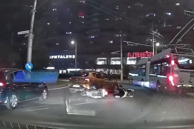 video accident in cluj napoca un livrator a izbucnit intr o masina din nou schimbarea benzii in sensul giratoriu s a dovedit a fi o provocare