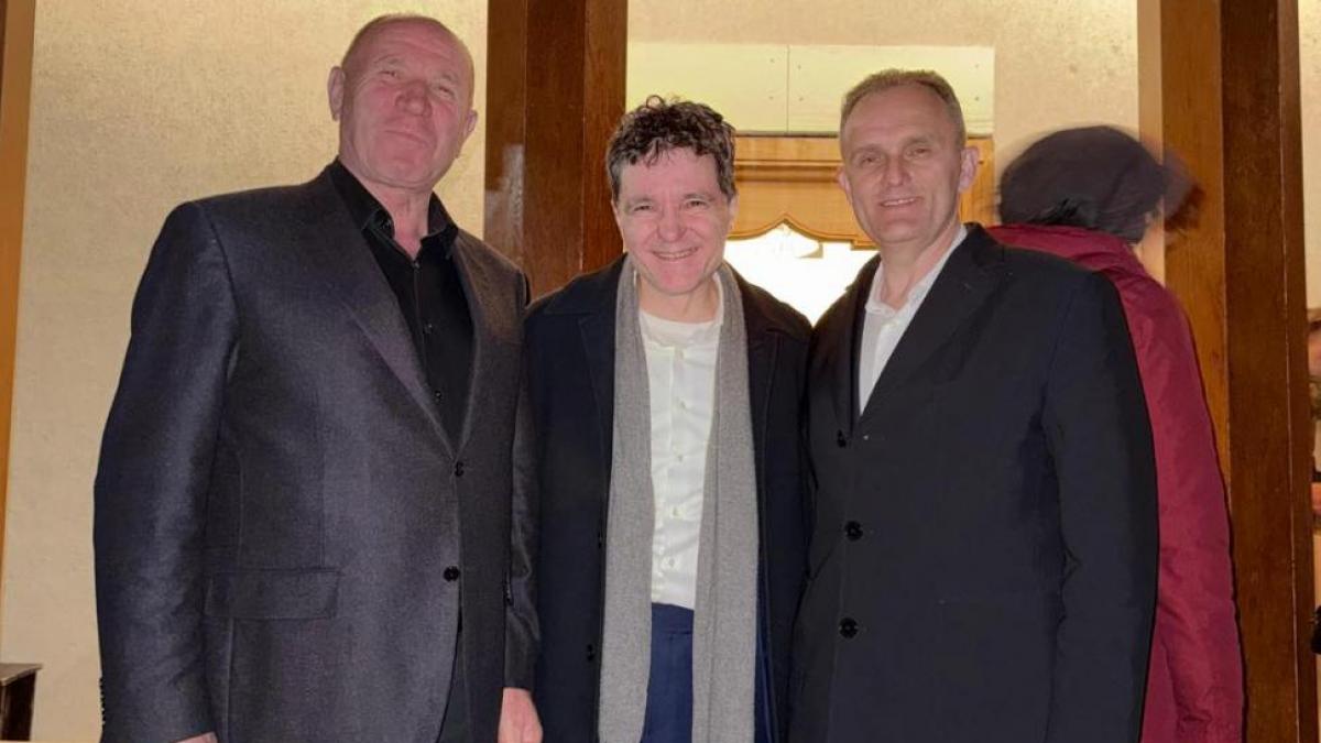 Alegerea surprinzatoare a presedintelui Nicusor Dan De ce a vizitat manastirea din Cornu un bastion PSD n