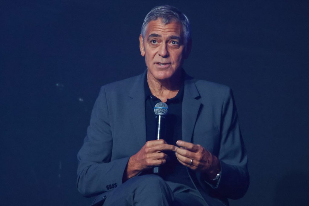 Casa Alba ii aduce critici lui George Clooney in urma comentariilor sale despre Trump legat de Iran