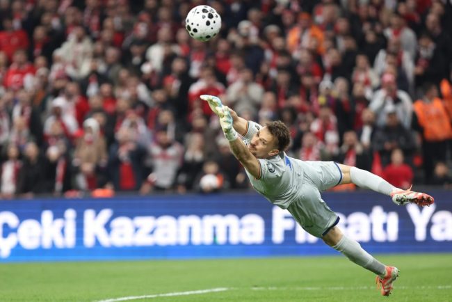 Celta Vigo cu Ionut Radu titular isi doreste revenirea in Europa League Andrei Ratiu la un pas de a scrie istorie cu Rayo Vallecano in Conference League