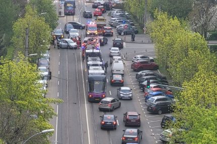 Cum s a desfasurat accidentul din Cluj Napoca in care doua femei si o fetita de 11 ani au fost transportate la spital O soferita nu a dat prioritate la intersectie