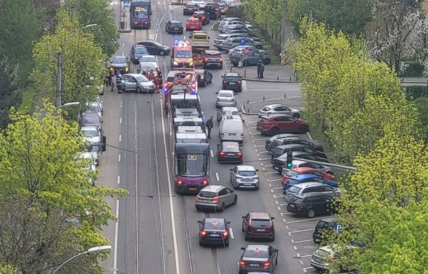 Cum s a desfasurat accidentul din Cluj Napoca in care doua femei si o fetita de 11 ani au fost transportate la spital O soferita nu a dat prioritate la intersectie
