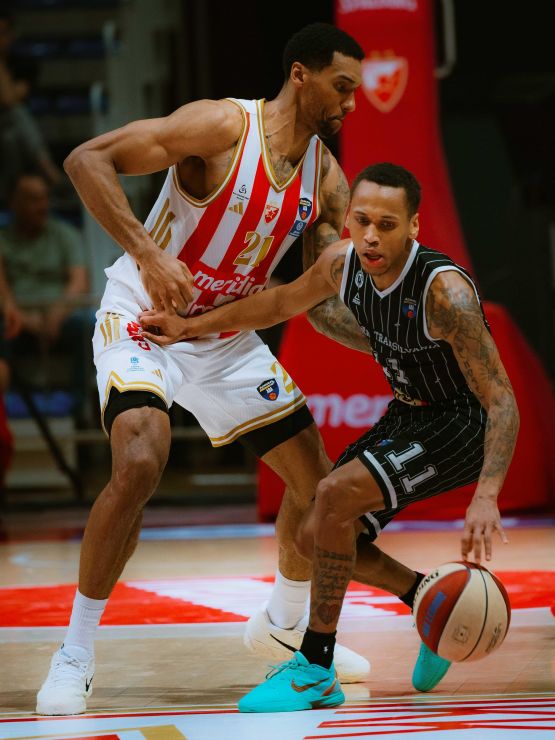 Doi baschetbailisti de la U BT Cluj lideri in clasamentul penultimei etape din Top 8 al Ligii Adriatice