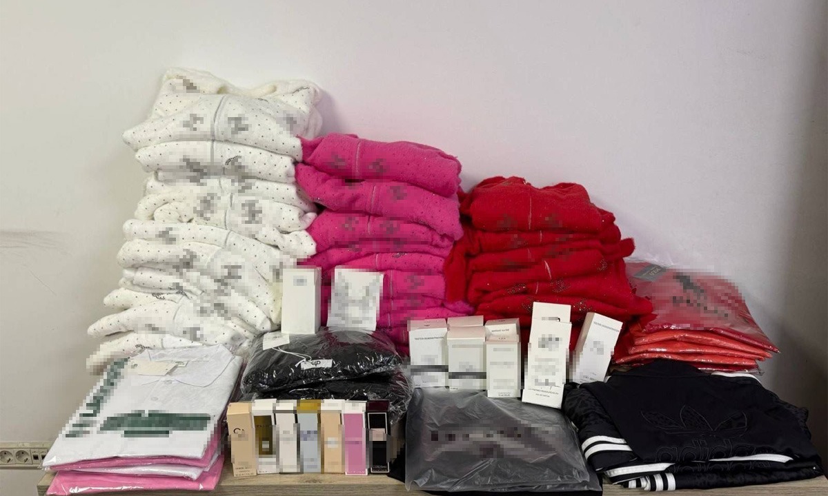Haine si parfumuri de contrabanda in valoare de 150000 de lei provenind din Turcia confiscate la Constanta