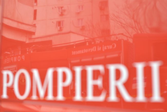 Incendiu in Capitala Fatada unei cladiri de pe strada Tache Ionescu a fost cuprinsa de flacari