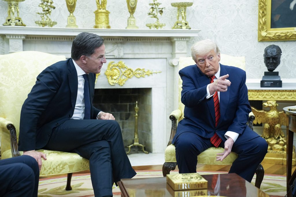 Mark Rutte se intalneste cu Donald Trump la Washington in contextul amenintarilor din partea SUA de a se retrage din NATO