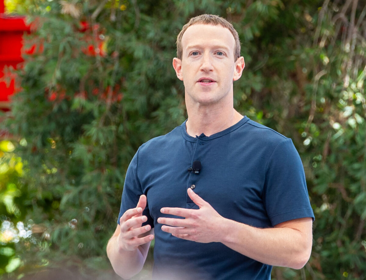 Meta creeaza o clona digitala a lui Mark Zuckerberg pentru ca angajatii sa poata comunica cu el